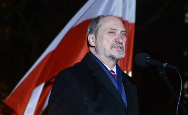 Macierewicz: Odbudowujemy państwo również w wymiarze duchowym