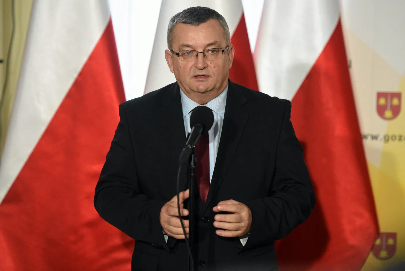 Adamczyk: Wagony gastronomiczne wrócą z Pesy do PKP Intercity w marcu