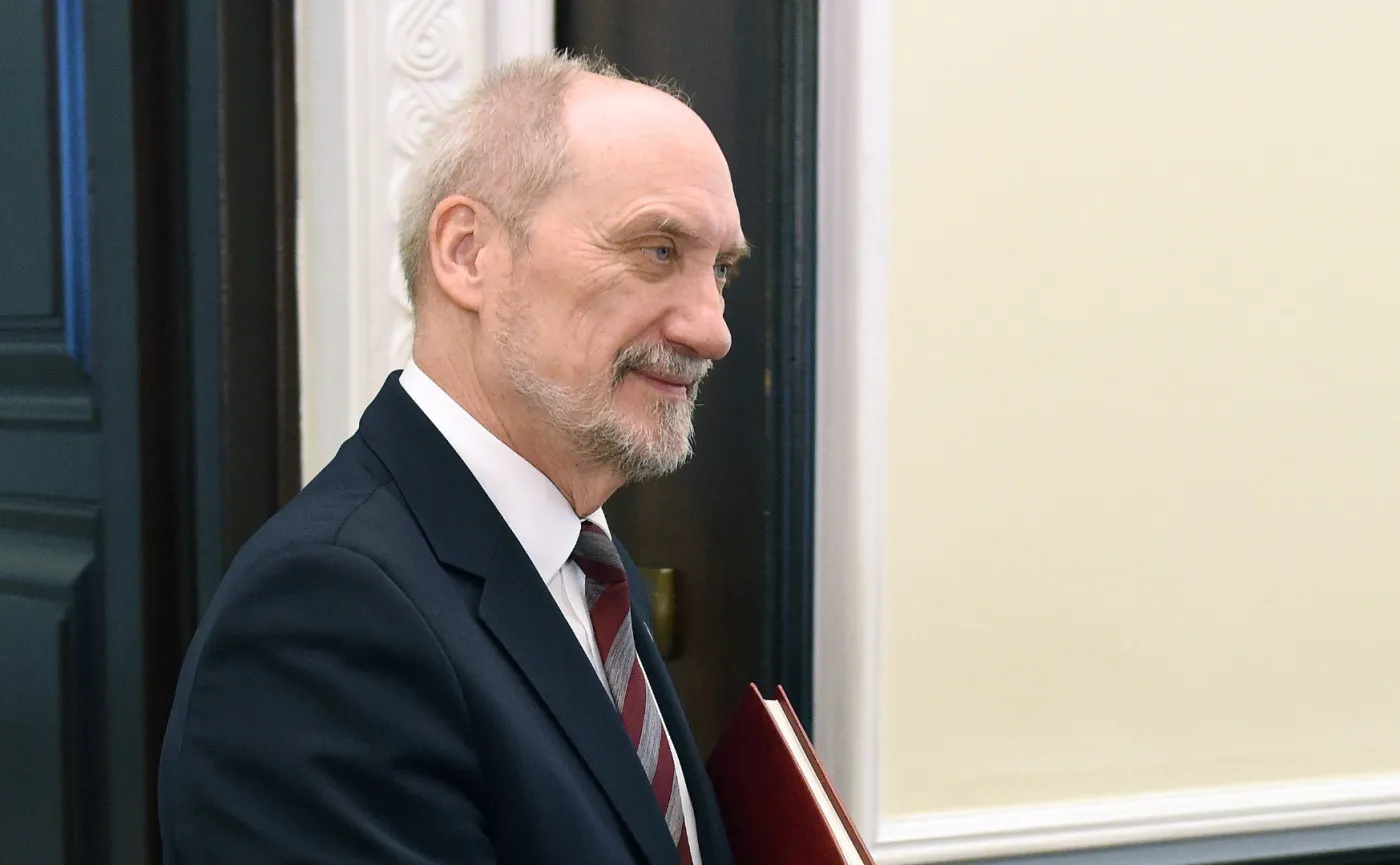 PO apeluje do prezydenta Andrzeja Dudy ws. "szaleństw" szefa MON