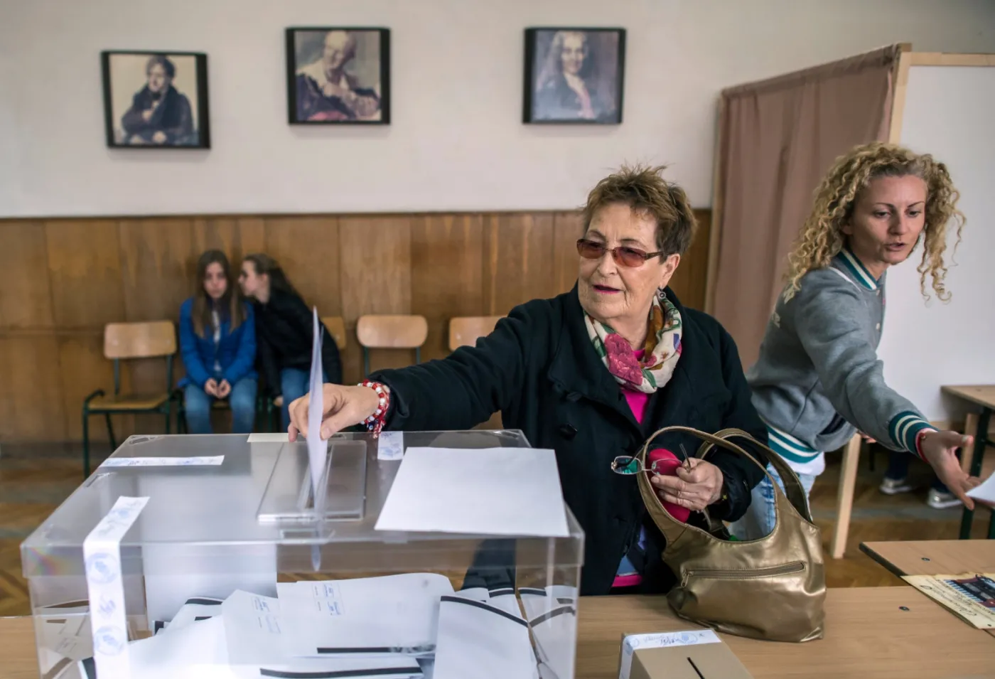 Bułgaria: Frekwencja na krótko przed końcem głosowania - 42,7 proc.