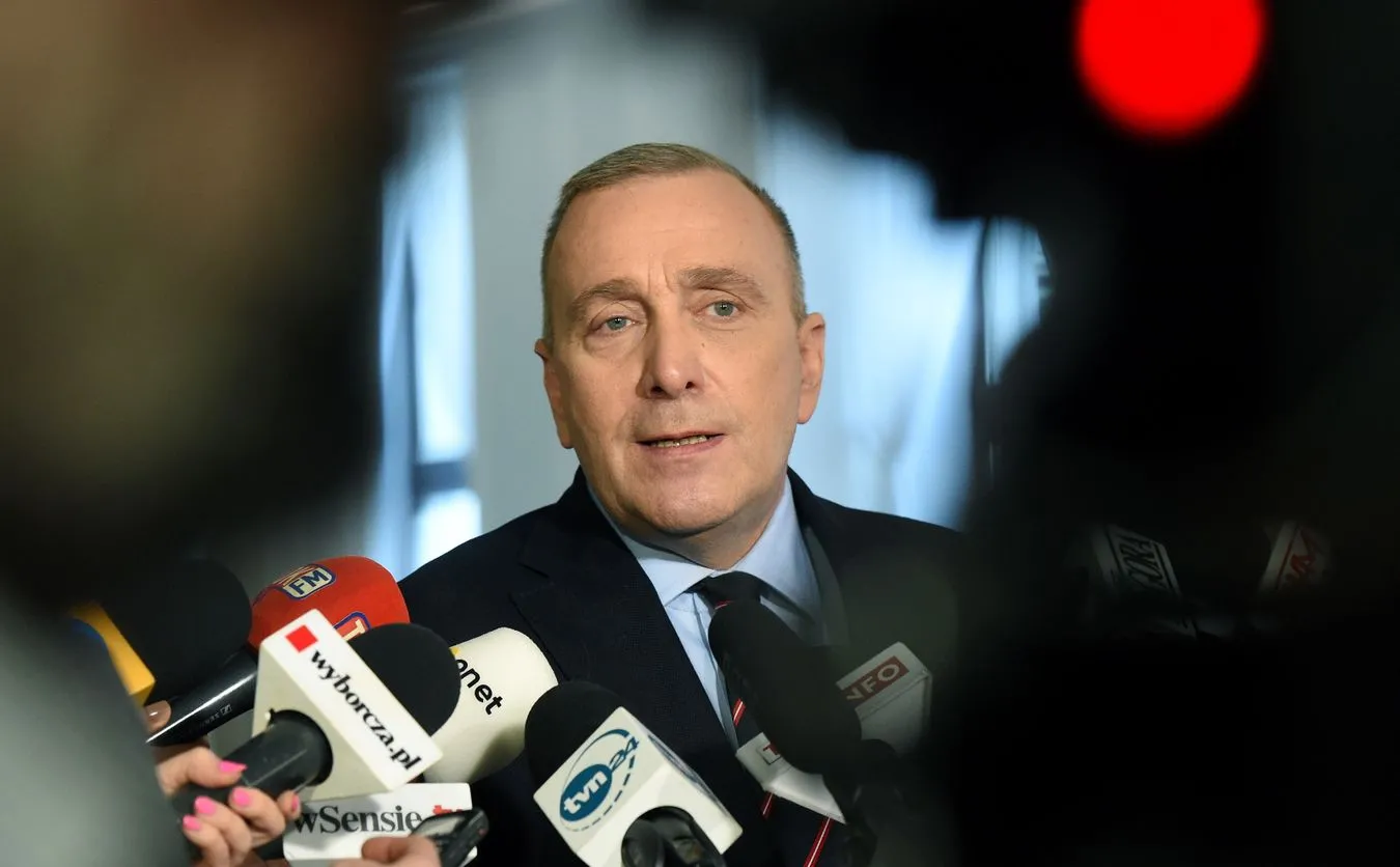 Schetyna o braku potwierdzenia terminu debaty nad wotum nieofności: To niepoważne i nieprofesjonalne