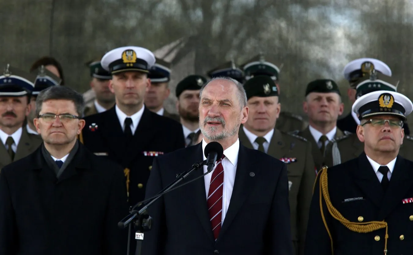Zakupy MON: Wyrzutni rakietowe Homar w tym roku, okrętów podwodnych nie będzie