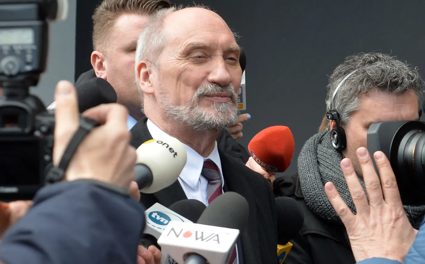 Macierewicz dziękuje żołnierzom: Polska na progu Wielkiej Nocy jest bezpieczna. To Wasza zasługa