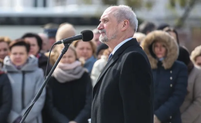 PO złoży wniosek o wotum nieufności dla Macierewicza