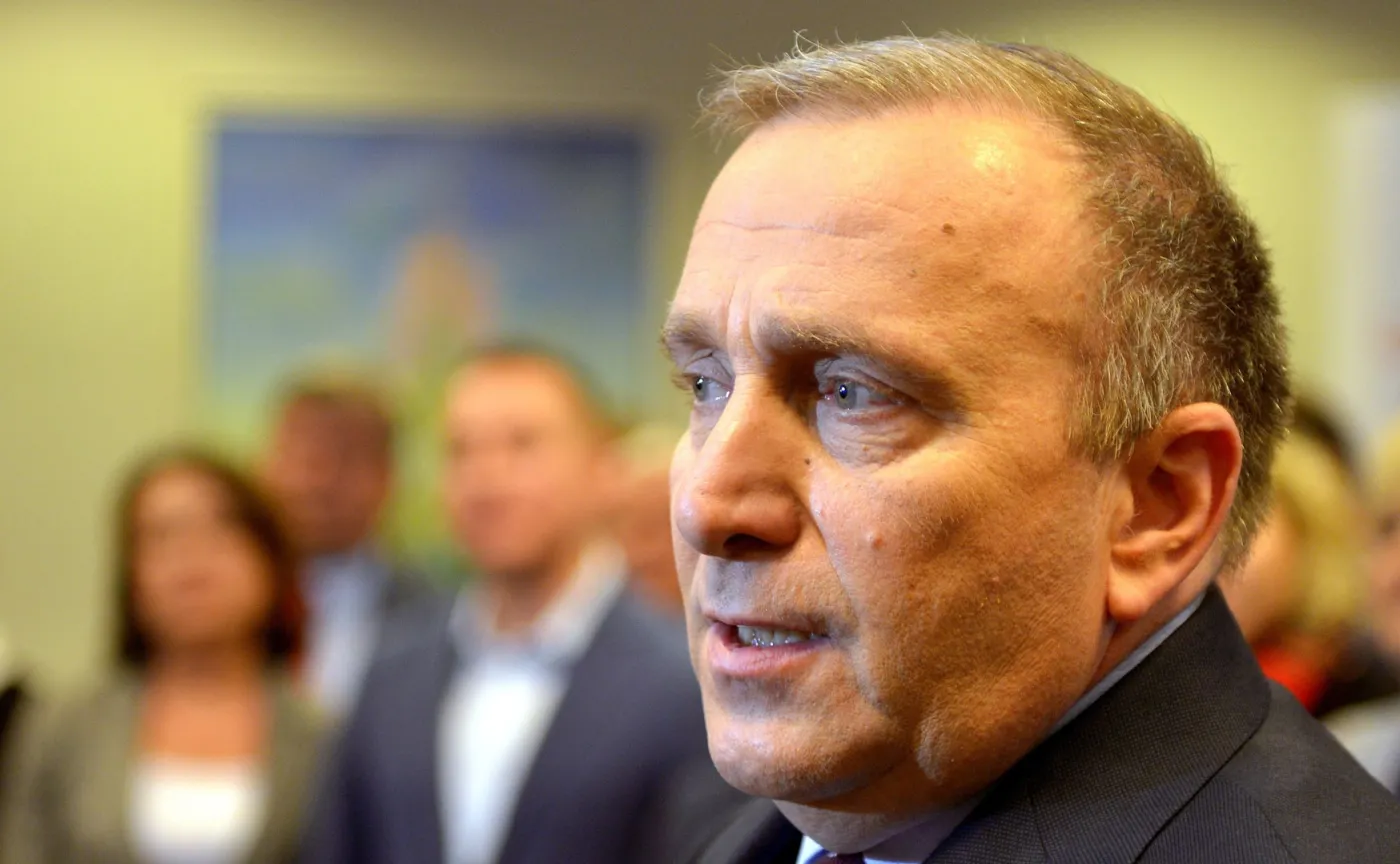 Schetyna: Będziemy bardzo twardo bronić samorządności