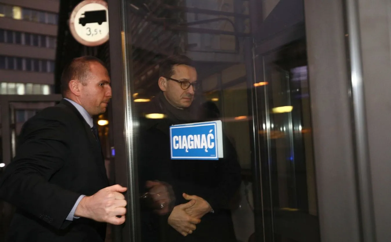 Parafianowicz: Kunderowska dyplomacja śmiechu i zapomnienia