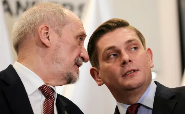 MON: W 2015 roku wydano więcej z kart płatniczych niż w latach 2016 i 2017