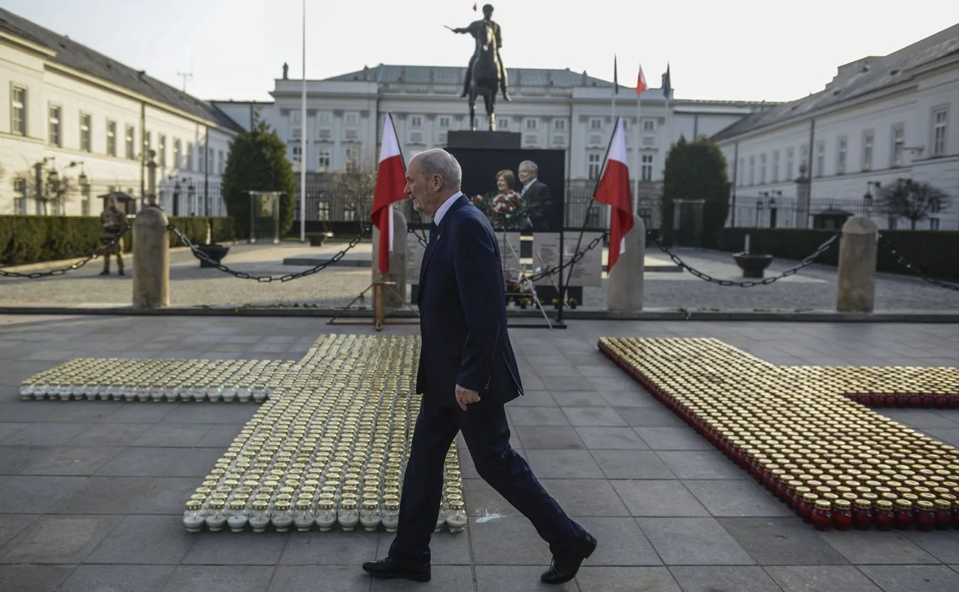 Macierewicz: J. Miller odpowiada za sfałszowanie raportu z badań przyczyn katastrofy smoleńskiej