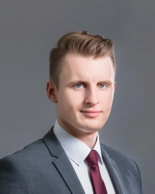 3305620-maciej-liberacki.jpg