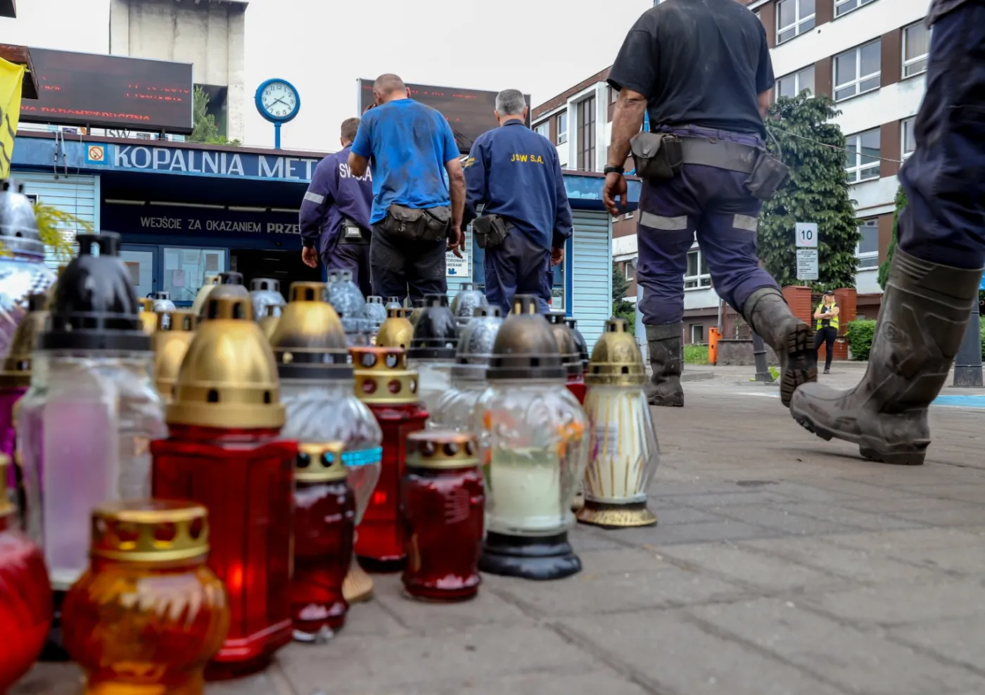 W kopalni Zofiówka nadal pompowanie blokującego drogę zalewiska