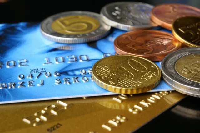 Rostowski spróbuje ujarzmić Visę i MasterCard. ZBP: to nie ma sensu