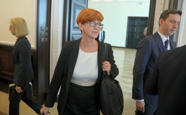 Rafalska w sprawie protestu nie wyklucza mediatora