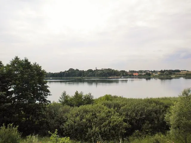 Wokół Jeziora Lednickiego odkryto ponad 600 zabytków [WIDEO]