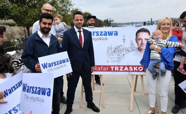 Sztab Jakiego zaprezentował stronę internetową "ObiecankiRafałaiHanki"