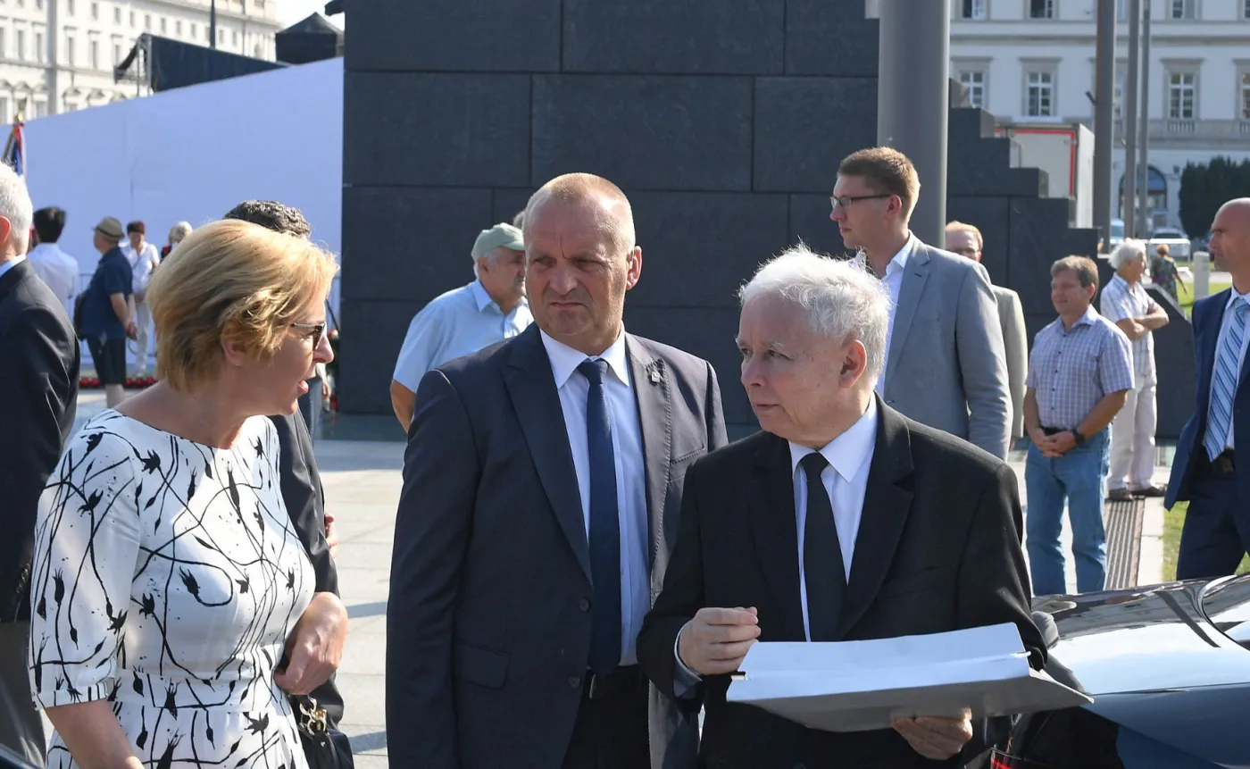 PO żąda wyjaśnień od premiera i Jarosława Kaczyńskiego ws. "afery radomskiej"