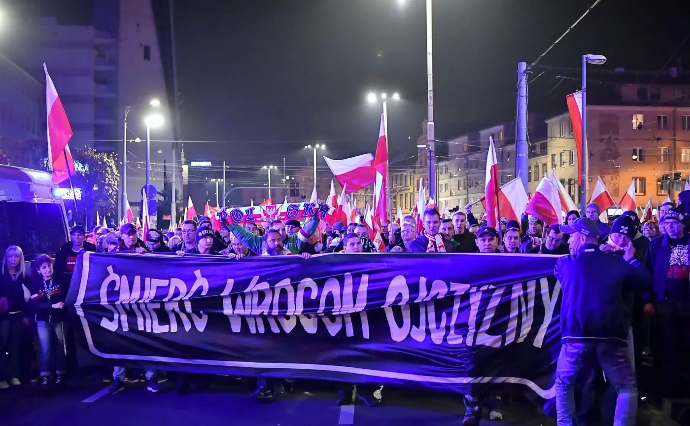 Wrocław: Po rozwiązaniu marszu narodowców policja wylegitymowała 250 osób