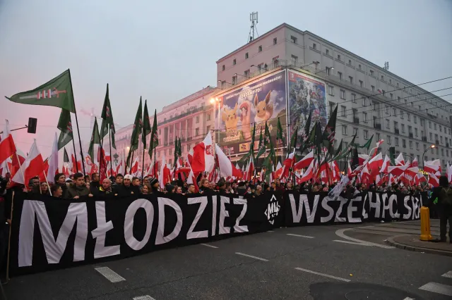 Dworczyk o marszu w 100-lecie odzyskania niepodległości: Przebiegł spokojnie, incydenty w minimalnej skali