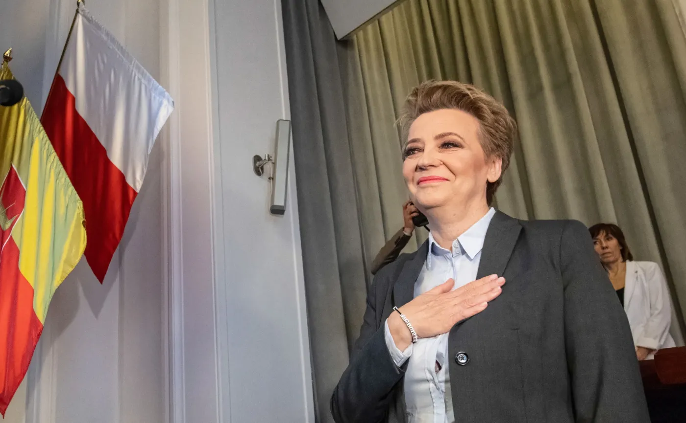 W sejmikach na razie remis. PiS i obóz anty-PiS mają po osiem województw