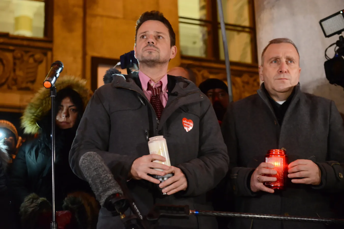 W Warszawie żałoba po śmierci prezydenta Gdańska Pawła Adamowicza