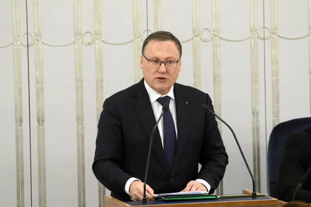 Szef KNF na dywaniku u posłów, senatora Grzegorza Biereckiego oraz prezesa banku, któremu nie dał zgody na działalność