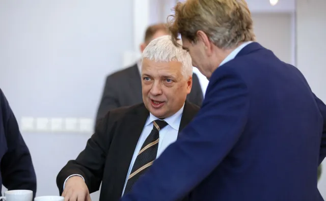 Biedroń, Korwin-Mikke, Kukiz’15, Gwiazdowski. W II lidze opozycji robi się tłoczno