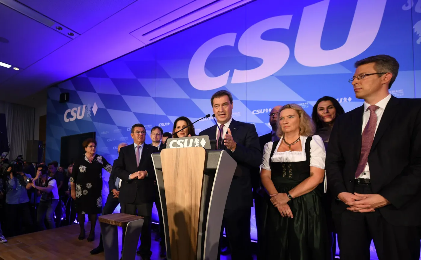 Francja: Wybory w Bawarii to "trzęsienie ziemi zagrażające Merkel"