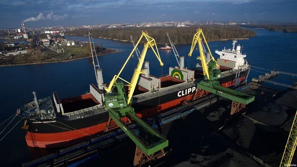 4381635-bulk-cargo-zdj3.jpg