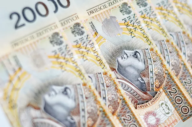 Chałas i Wspólnicy: Pozew zbiorowy dla Finroyal, dla Amber Gold – nie