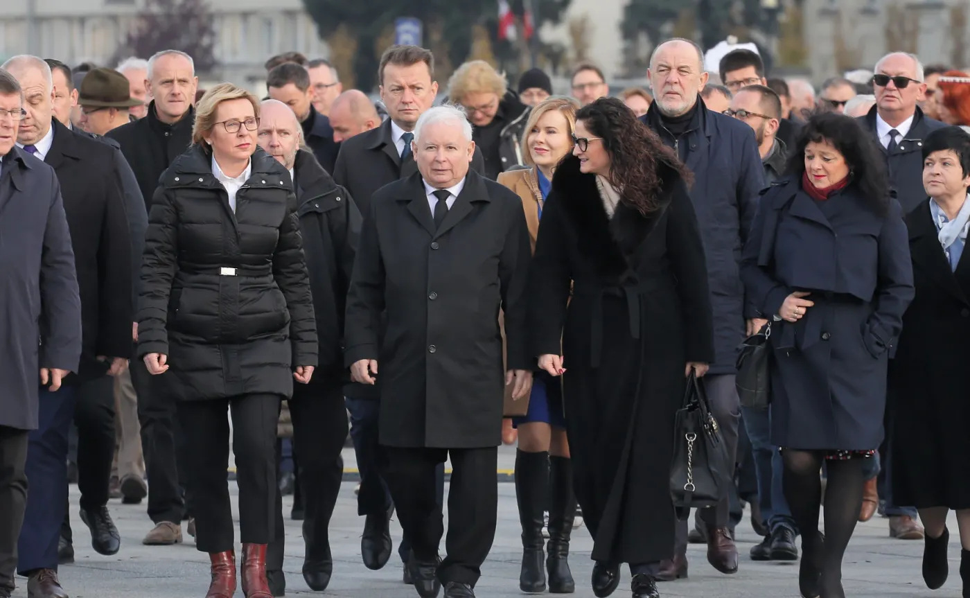 Chaos w sądownictwie i wzrost akcyzy wśród "prezentów" PiS na święta