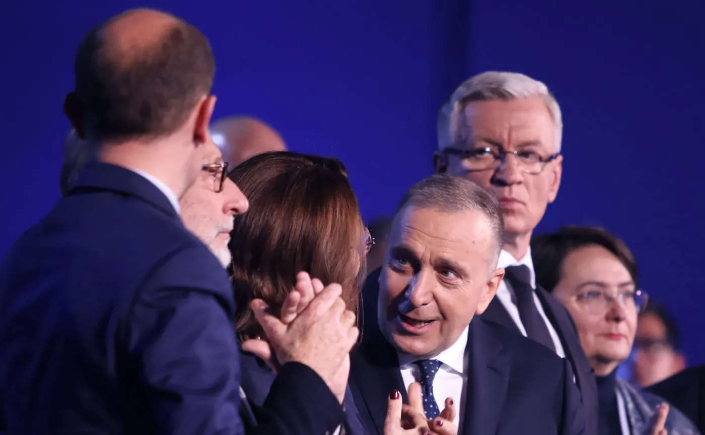 Zmiana układu sił w PiS i miękki reset w PO, czyli fronty i scenariusze