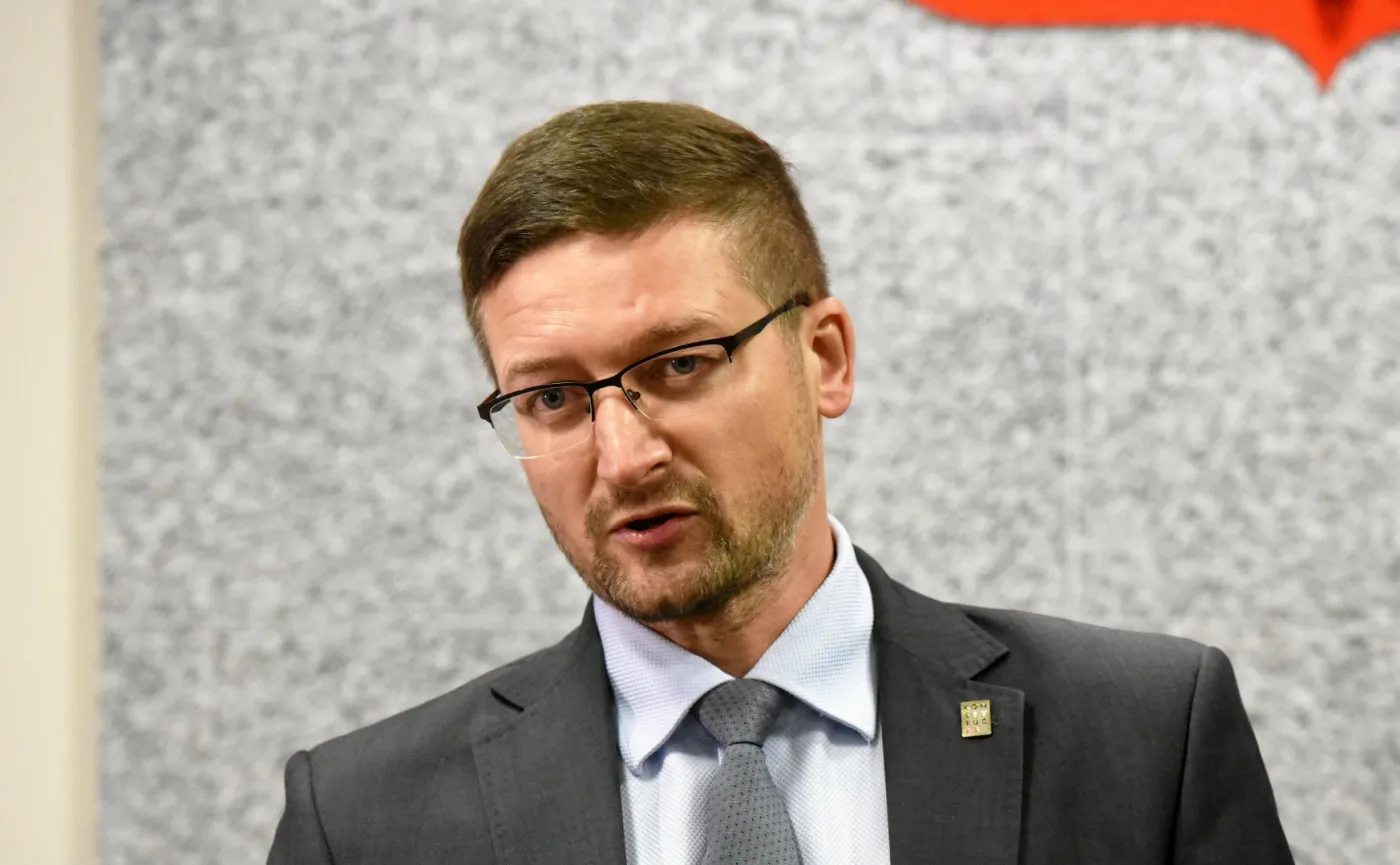 Wiceprezes Sądu Rejonowego wydał zgodę na wyjazd Juszczyszyna do Warszawy