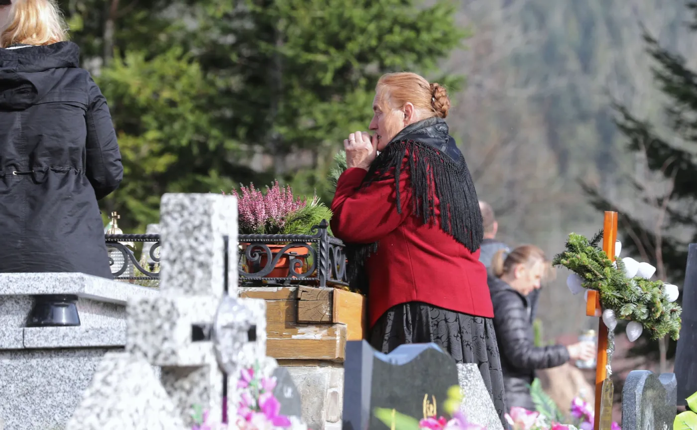 3821716-cmentarz-na-olczy.jpg