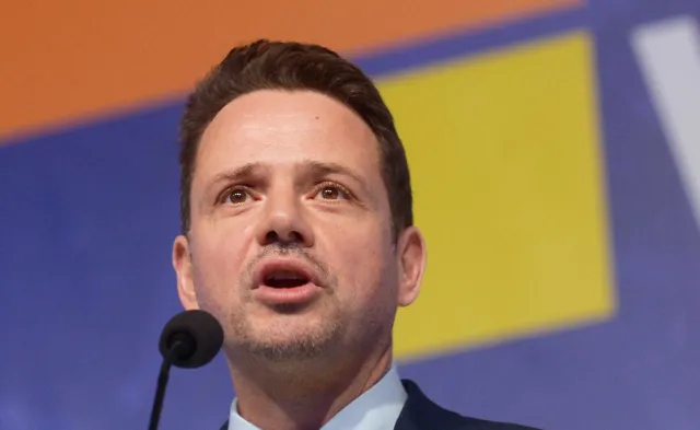 Trzaskowski: Bazarki, które spełniają funkcje sklepów spożywczych powinny być otwarte