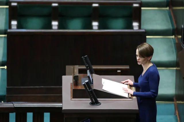 Koronawirus w Polsce. Emilewicz: Rozważane są ewentualne dalsze restrykcje