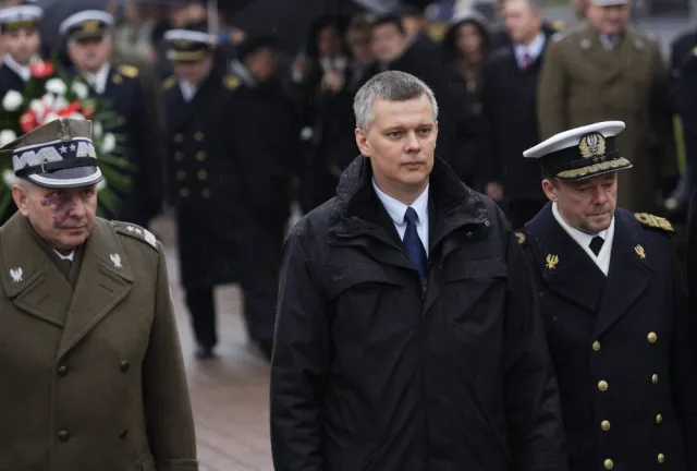 Siemoniak o uchodźcach: Sprawa jest trudna