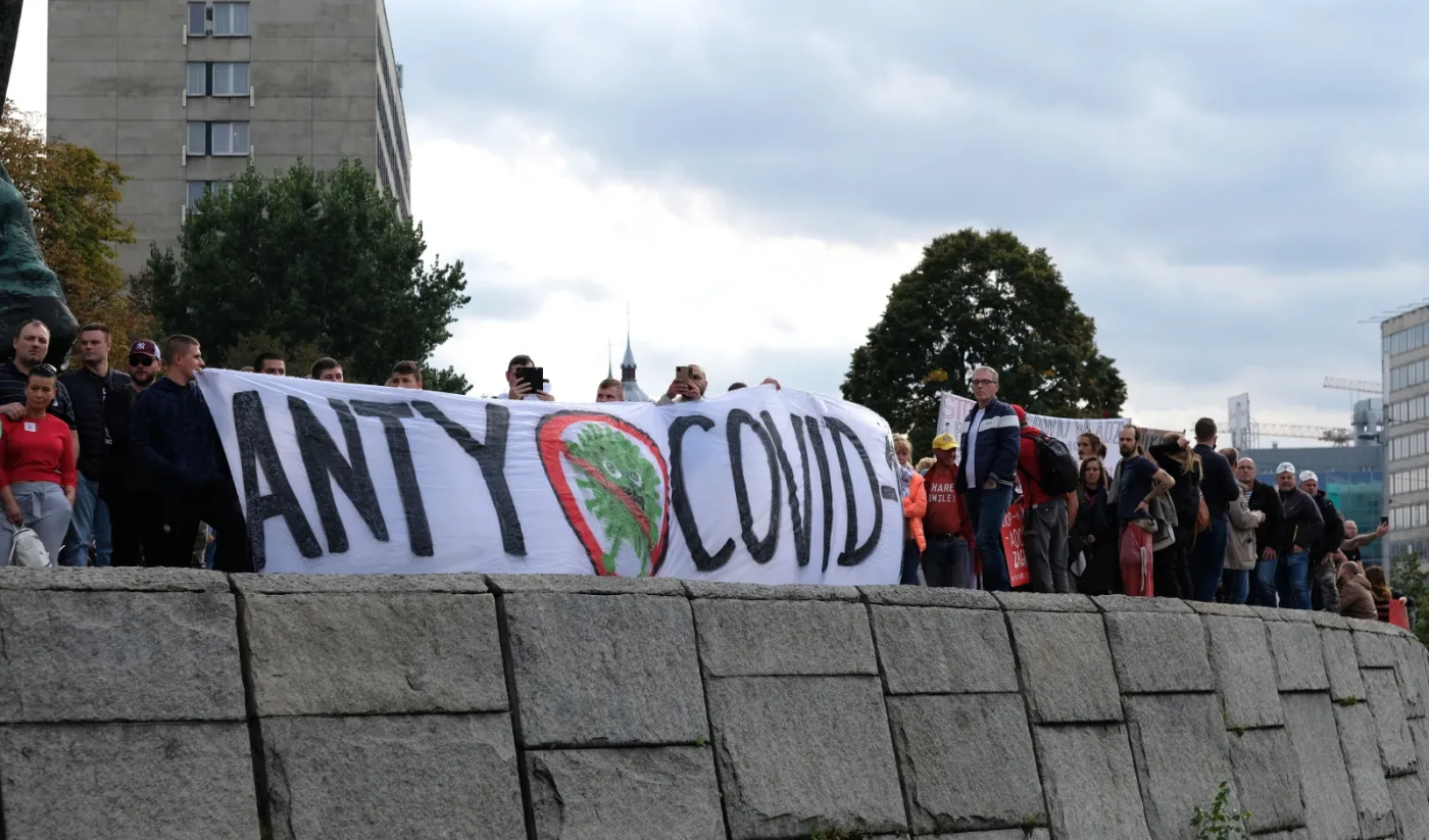 Demonstracja tzw. antycovidowców w Katowicach