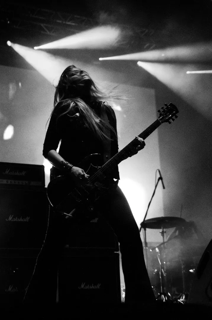 4284884-electric-wizzard.jpg