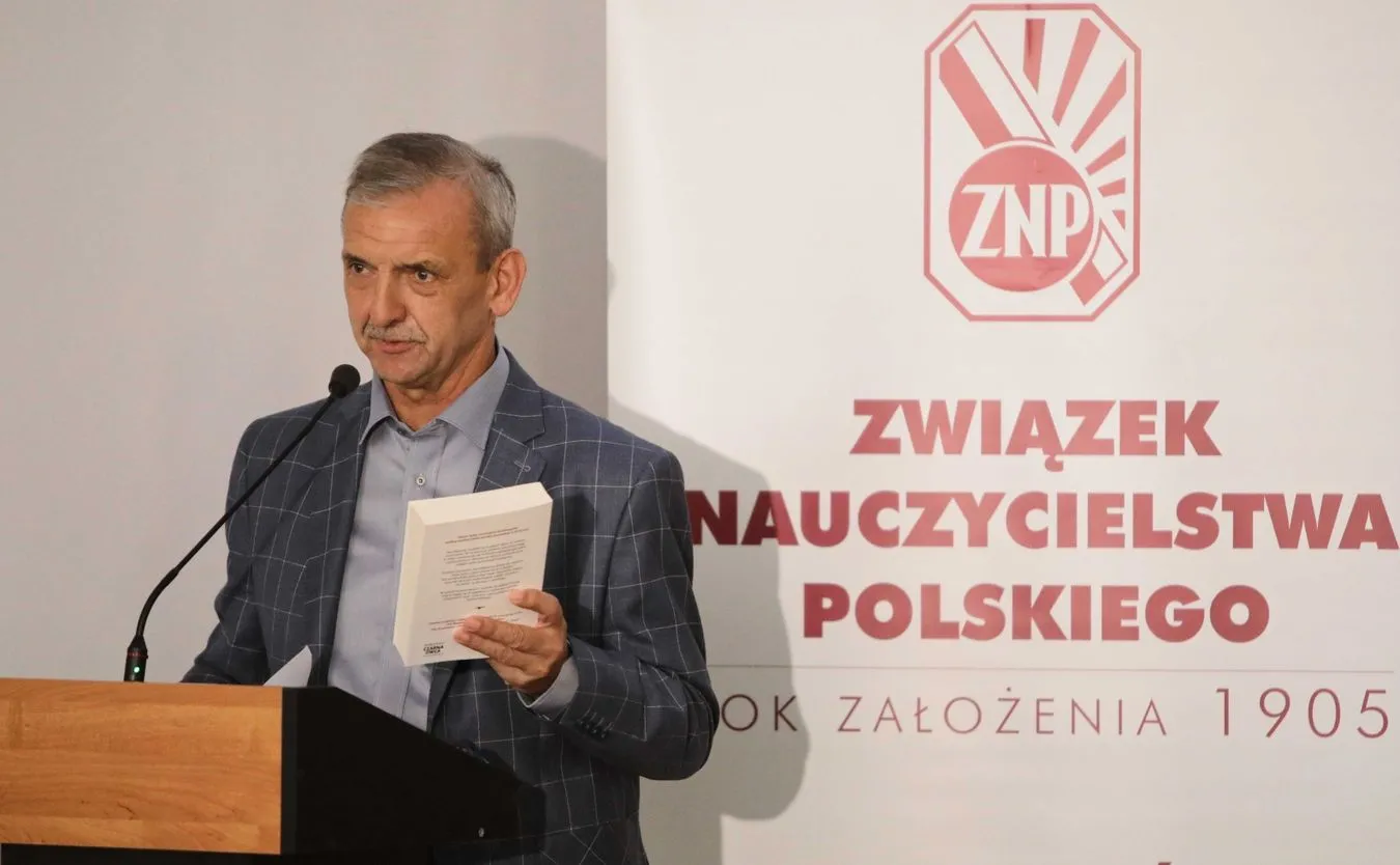 Referendum strajkowe będzie kontynuowane. Broniarz: Koniec września to moment krańcowy