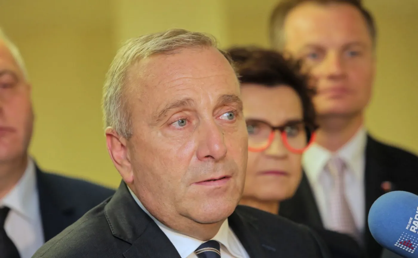 Schetyna domaga się dymisji szefa NIK po materiale w "Superwizjerze"