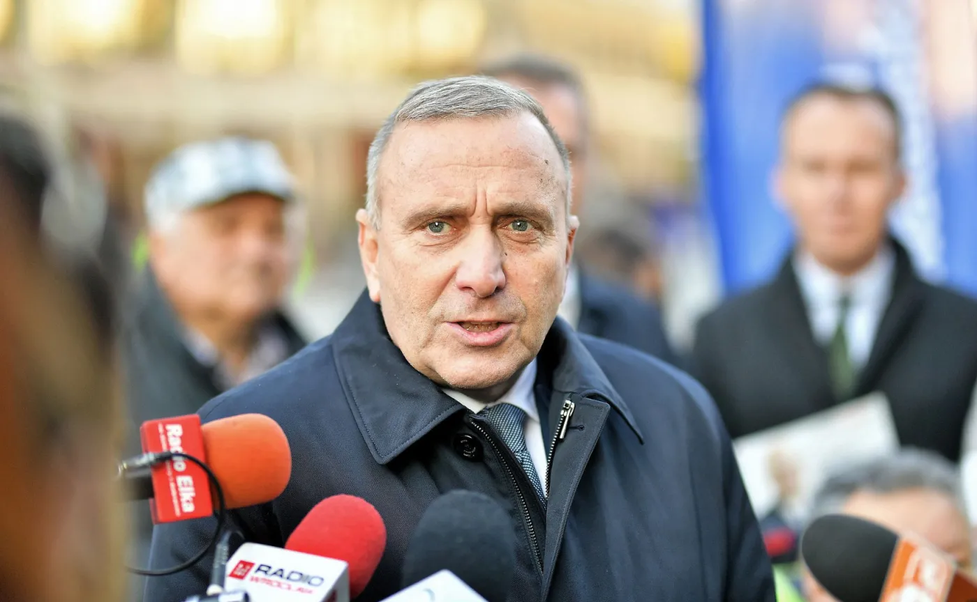 Schetyna zapowiada, że decyzja Tuska o ewentualnym starcie w wyborach prezydenckich musi zapaść przed 21 listopada