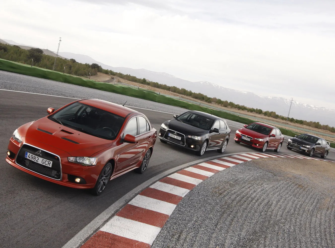 Koniec zabawy! Mitsubishi atakuje!