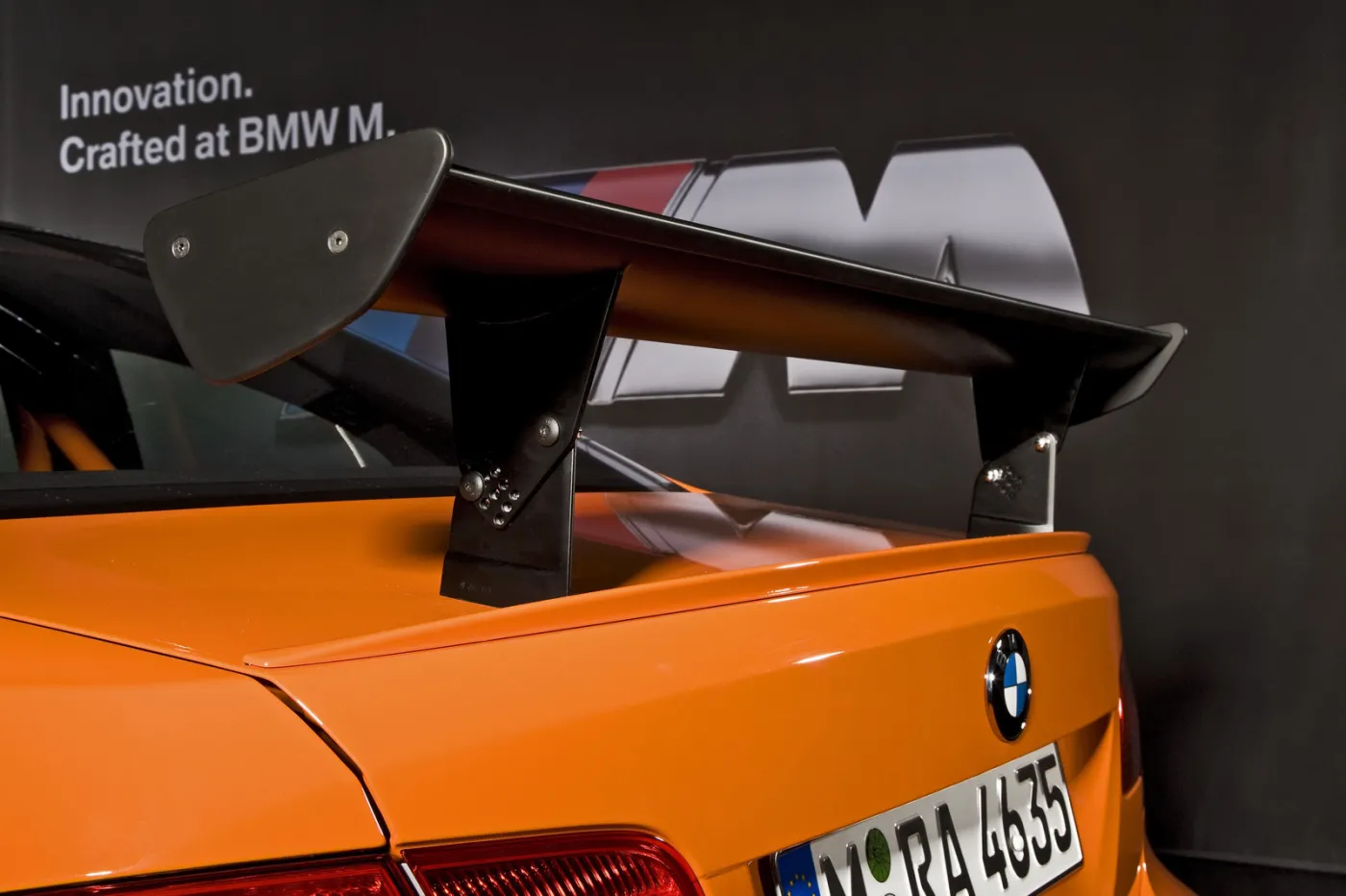 fr_bmw8_256466a_954221.jpg