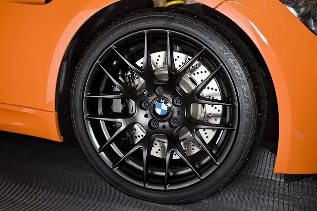 fr_bmw9_256467a_954321.jpg