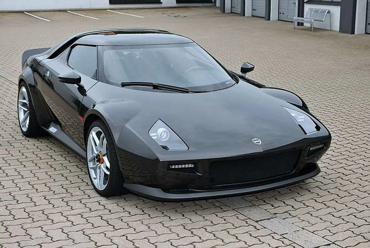 stratos_2_copy_1504400.jpg