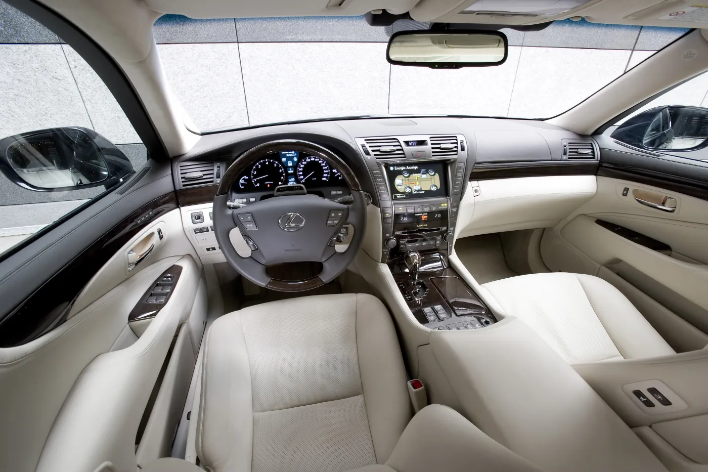 ls600h_in012_1526259.jpg