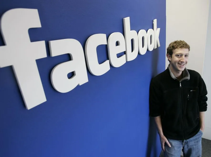 Twórca Facebooka jak Stalin i papież Jan Paweł II