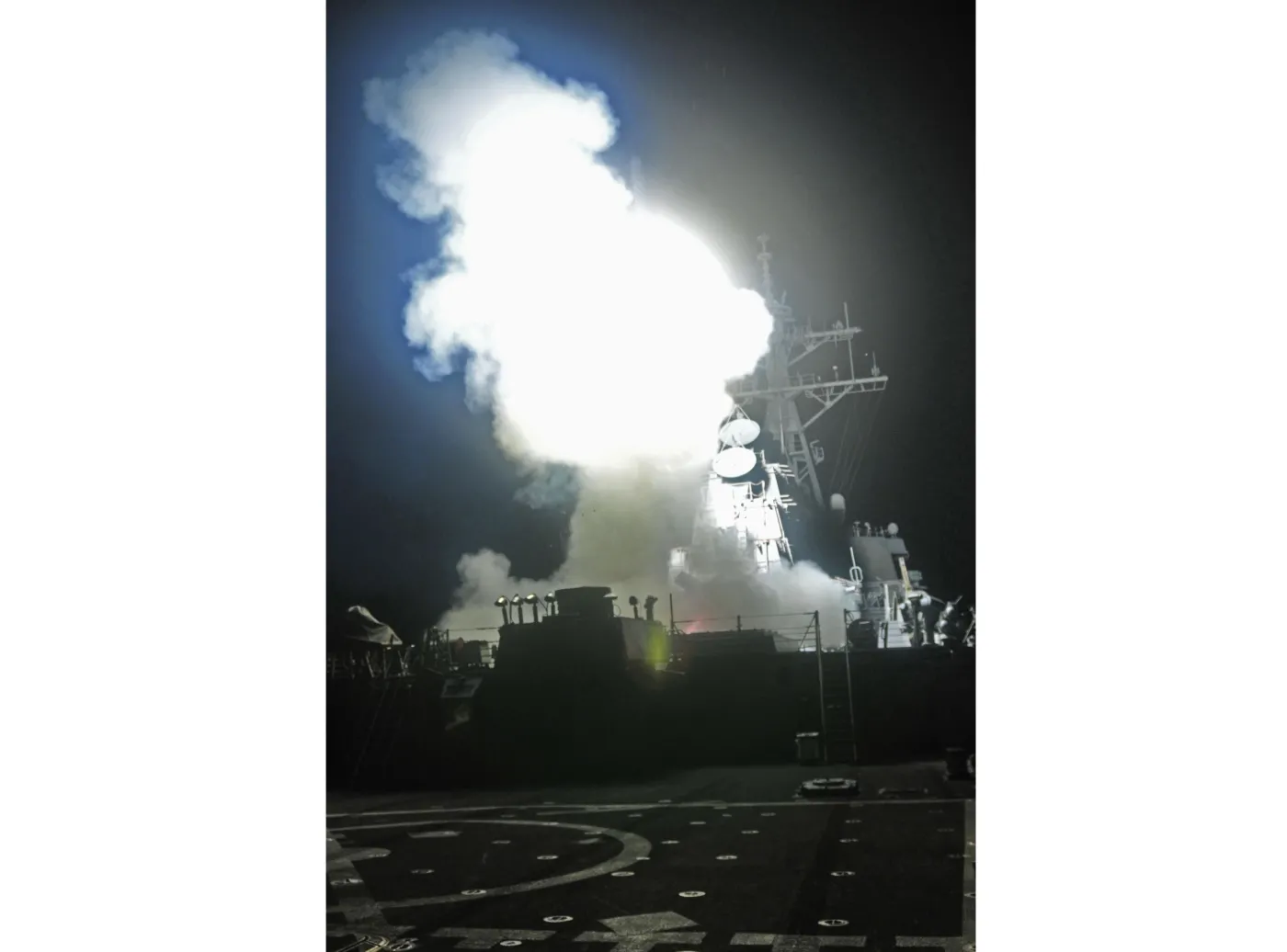 1909445-libia-usnavy2.jpg