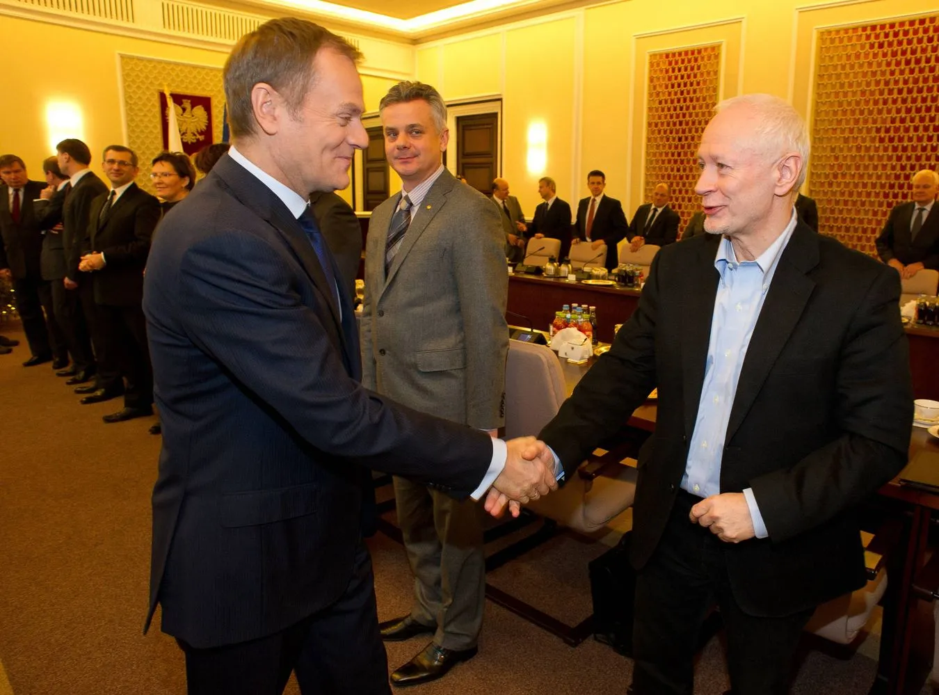 Były wiceszef NBP ujawnia, dlaczego pozywa Tuska do sądu