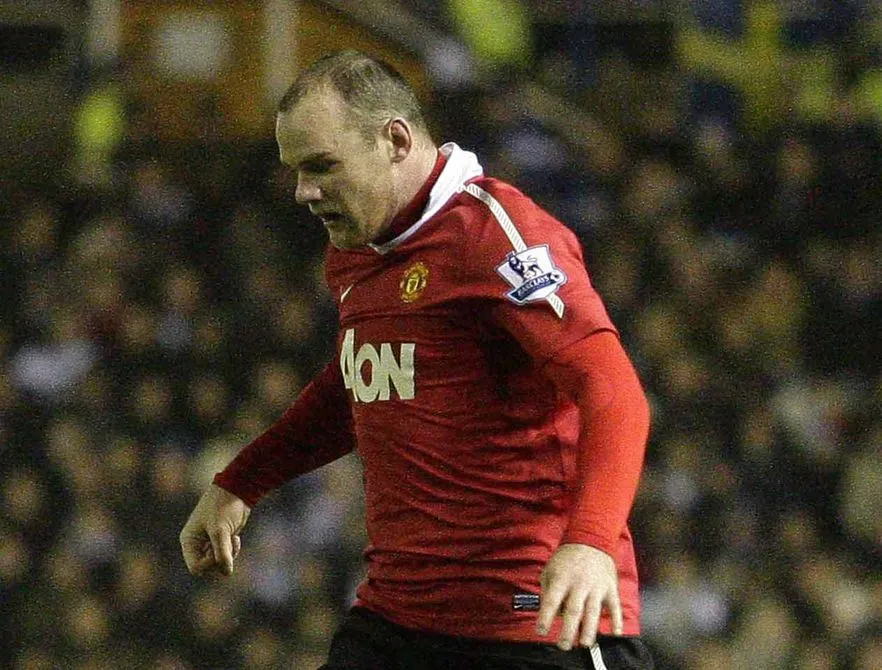 Przewrotka Rooney'a i derby dla "Czerwonych Diabłów"