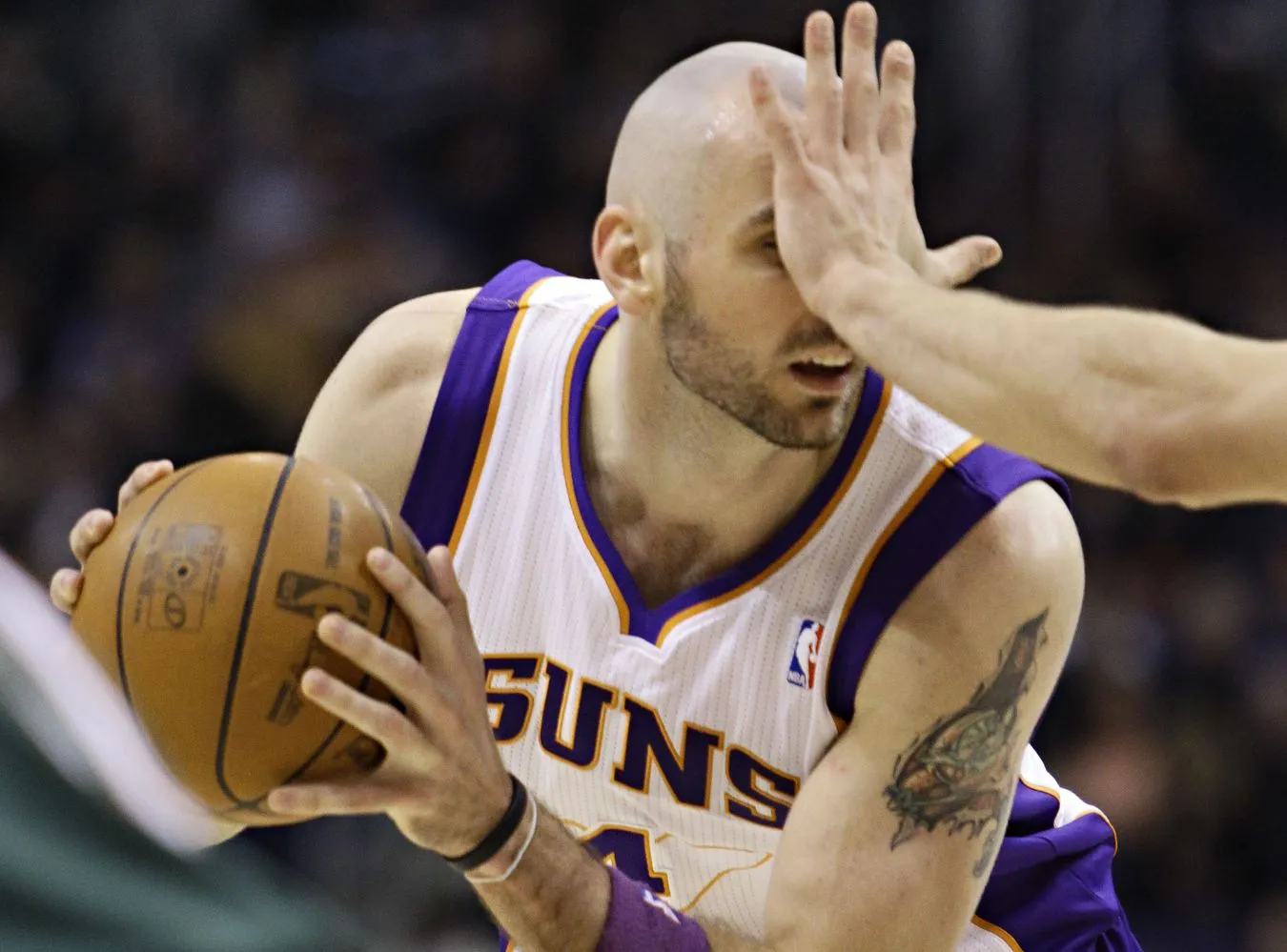 Marcin Gortat oberwał... To musiało boleć. Zobacz wideo